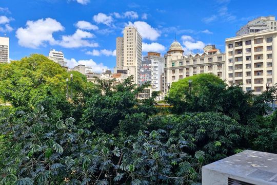 Vista da janela de kitnet/studio à venda com 2 quartos, 76m² em Centro, São Paulo