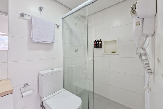 Banheiro de kitnet/studio à venda com 2 quartos, 76m² em Centro, São Paulo
