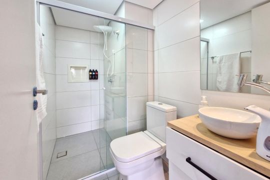Banheiro de kitnet/studio à venda com 2 quartos, 76m² em Centro, São Paulo