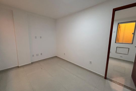 Sala de kitnet/studio para alugar com 1 quarto, 35m² em Recreio dos Bandeirantes, Rio de Janeiro