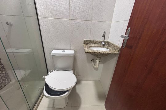 Banheiro de kitnet/studio para alugar com 1 quarto, 35m² em Recreio dos Bandeirantes, Rio de Janeiro