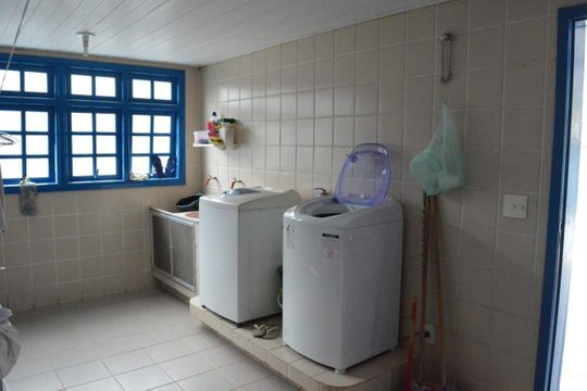 Casa à venda com 5 quartos, 230m² em Engenho do Mato, Niterói