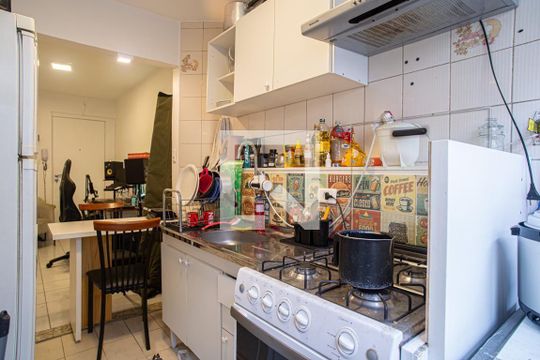 Cozinha de apartamento à venda com 1 quarto, 33m² em Bela Vista, São Paulo