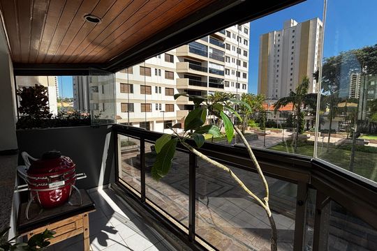 Varanda da Sala 2 de apartamento para alugar com 5 quartos, 390m² em Vila Gilda, Santo André