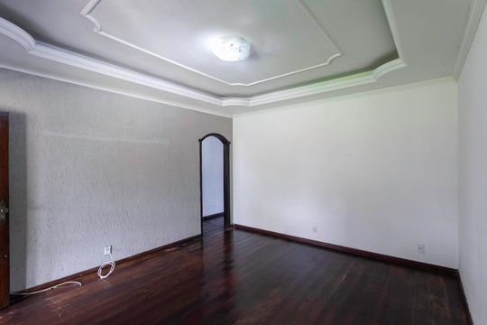 Sala de casa à venda com 3 quartos, 420m² em Castelo, Belo Horizonte