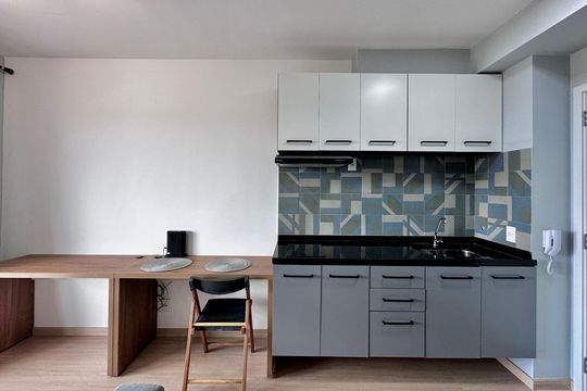 Cozinha de apartamento à venda com 1 quarto, 34m² em Santo Amaro, São Paulo