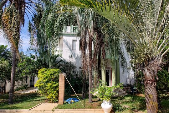 Casa para alugar com 6 quartos, 500m² em São Luiz, Belo Horizonte