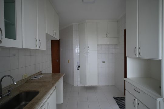 Cozinha de apartamento para alugar com 3 quartos, 84m² em Vila Assunção, Santo André