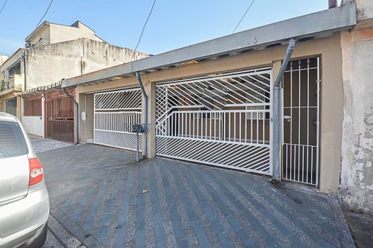 Fachada de casa à venda com 5 quartos, 145m² em Jardim Campestre, São Bernardo do Campo
