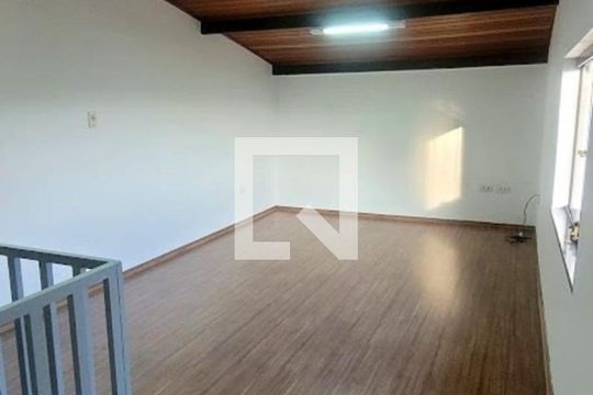 Casa à venda com 3 quartos, 240m² em Vila Aricanduva, São Paulo