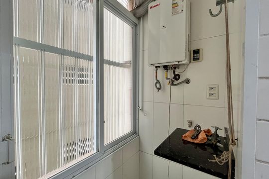Área de Serviço de apartamento para alugar com 2 quartos, 85m² em Aparecida, Santos