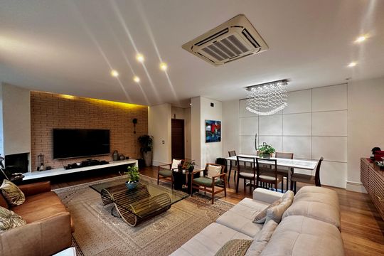 Casa de Condomínio à venda com 4 quartos, 224m² em Campo Belo, São Paulo