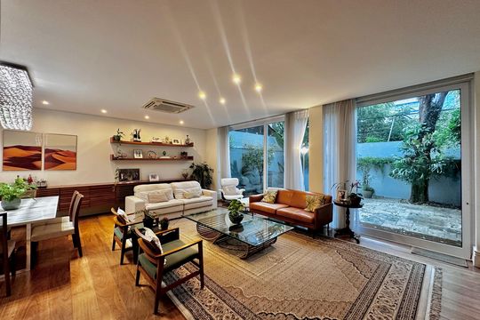 Sala de casa de condomínio à venda com 4 quartos, 224m² em Campo Belo, São Paulo