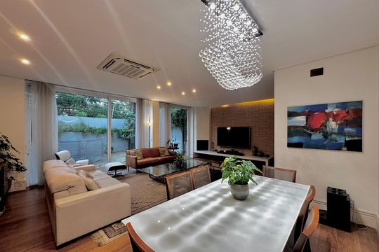 Sala de casa de condomínio à venda com 4 quartos, 224m² em Campo Belo, São Paulo