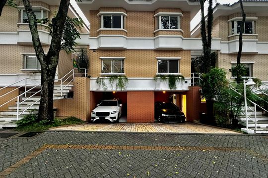 Fachada Casa  de casa de condomínio à venda com 4 quartos, 224m² em Campo Belo, São Paulo