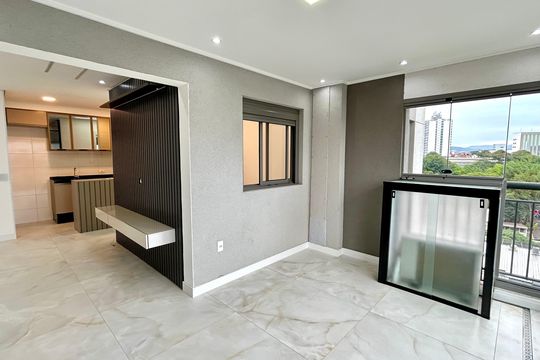 Varanda da Sala de apartamento para alugar com 2 quartos, 57m² em Vila Camargos, Guarulhos
