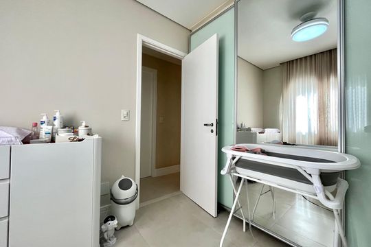Quarto de apartamento à venda com 2 quartos, 83m² em Vila Alexandria, São Paulo