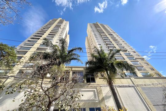 Fachada de apartamento à venda com 2 quartos, 83m² em Vila Alexandria, São Paulo