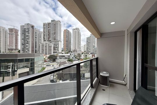Sacada  de apartamento à venda com 1 quarto, 27m² em Jardim das Acacias, São Paulo