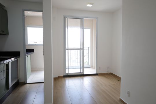 Sala de apartamento à venda com 3 quartos, 55m² em Jardim Santo Antoninho, São Paulo