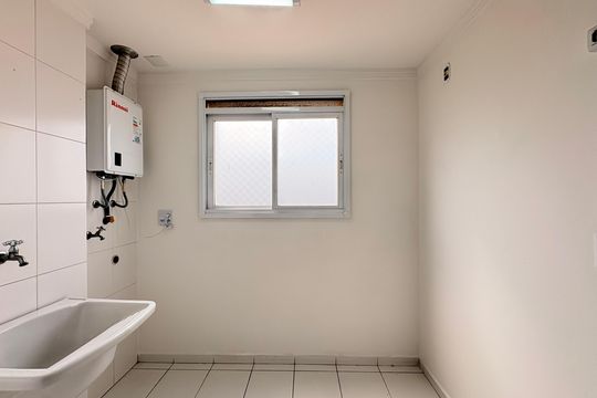 Área de serviço de apartamento para alugar com 2 quartos, 75m² em Vila Camilópolis, Santo André