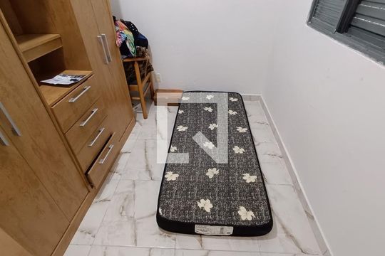 Casa para alugar com 1 quarto, 50m² em Jardim Altos do Itavuvu, Sorocaba
