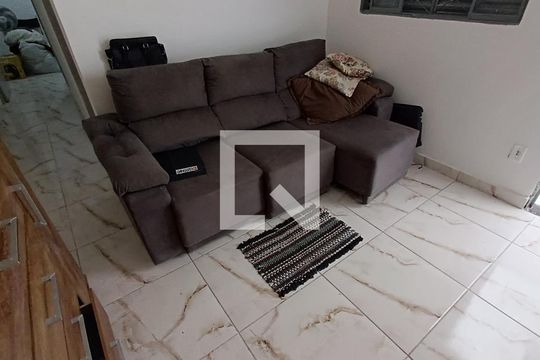 Casa para alugar com 1 quarto, 50m² em Jardim Altos do Itavuvu, Sorocaba
