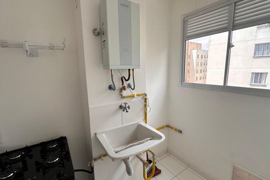 Área de serviço de apartamento para alugar com 2 quartos, 36m² em Jardim Regina, São Paulo