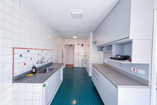Cozinha de apartamento à venda com 3 quartos, 130m² em Cerqueira César, São Paulo