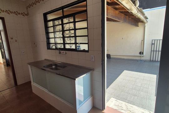 Casa à venda com 3 quartos, 100m² em Centro, Diadema