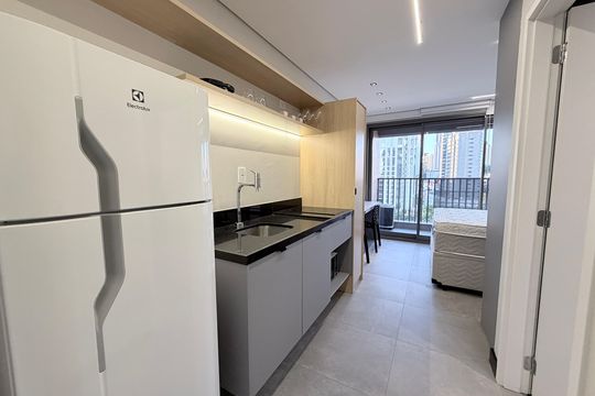 Cozinha de apartamento para alugar com 1 quarto, 25m² em Vila Regente Feijó, São Paulo