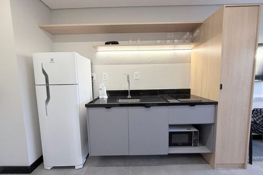 Cozinha de apartamento para alugar com 1 quarto, 25m² em Vila Regente Feijó, São Paulo