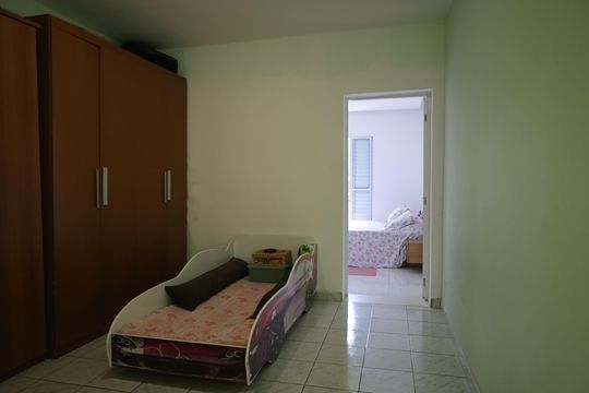 Quarto 2 de casa à venda com 3 quartos, 110m² em Jardim Guarapiranga, São Paulo