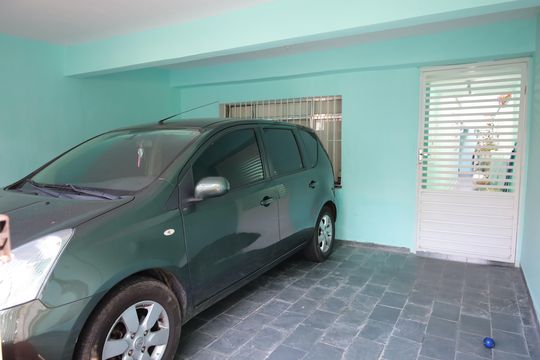 Garagem de casa à venda com 3 quartos, 110m² em Jardim Guarapiranga, São Paulo