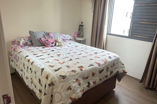 Quarto de apartamento à venda com 2 quartos, 50m² em Vila Carmosina, São Paulo