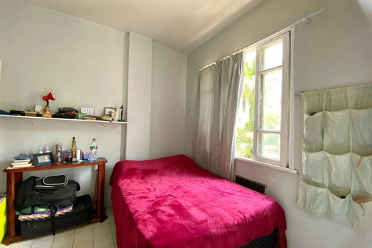 Quarto 1 de apartamento para alugar com 1 quarto, 40m² em Botafogo, Rio de Janeiro