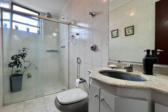 banho de apartamento à venda com 3 quartos, 120m² em Santa Lúcia, Belo Horizonte