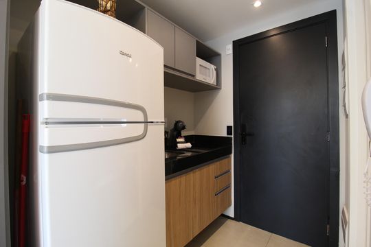 Cozinha de kitnet/studio para alugar com 1 quarto, 34m² em Indianópolis, São Paulo