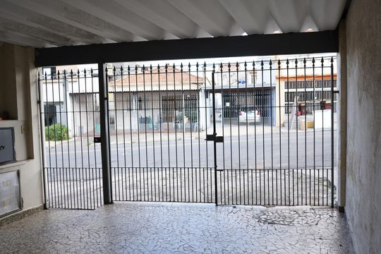 Área Externa de casa à venda com 2 quartos, 150m² em Vila Libanesa, São Paulo