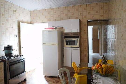 Cozinha de casa à venda com 2 quartos, 150m² em Vila Libanesa, São Paulo