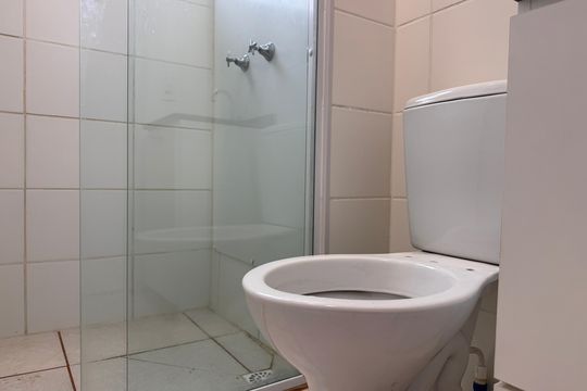 Banheiro Social de apartamento à venda com 2 quartos, 43m² em Recreio dos Bandeirantes, Rio de Janeiro