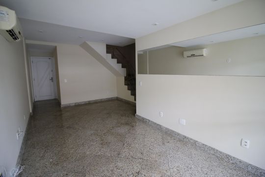 Apartamento para alugar com 5 quartos, 198m² em Freguesia (jacarepaguá), Rio de Janeiro