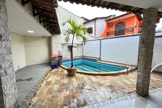 Vista da Sala de casa para alugar com 3 quartos, 200m² em Vila Valqueire, Rio de Janeiro