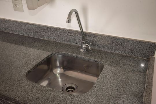 Cozinha de kitnet/studio à venda com 1 quarto, 31m² em Mirandópolis, São Paulo