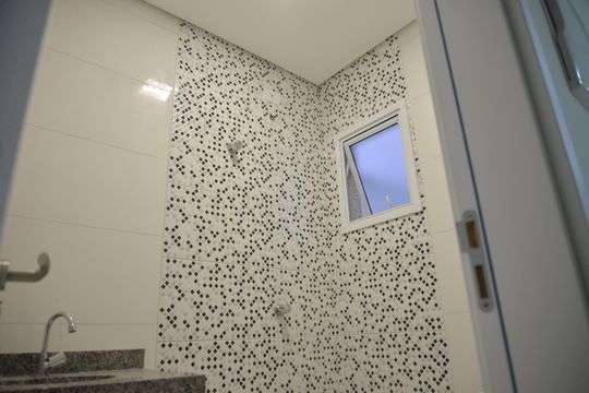Banheiro Social de apartamento à venda com 2 quartos, 50m² em Vila Floresta, Santo André