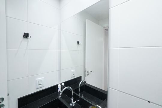 Banheiro da Suíte de apartamento para alugar com 1 quarto, 30m² em Jardim da Gloria, São Paulo