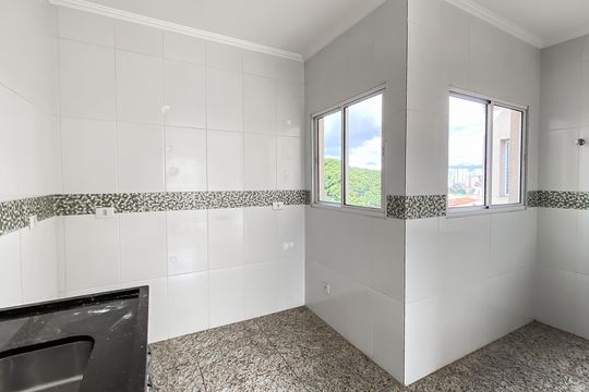Cozinha de apartamento à venda com 1 quarto, 55m² em Vila Euthalia, São Paulo