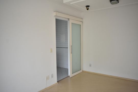 Sala de apartamento à venda com 2 quartos, 60m² em Chácara Inglesa, São Paulo