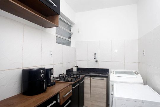 Cozinha de apartamento à venda com 2 quartos, 55m² em Petrópolis, Porto Alegre