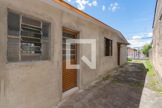 Área externa de casa para alugar com 2 quartos, 48m² em Mathias Velho, Canoas